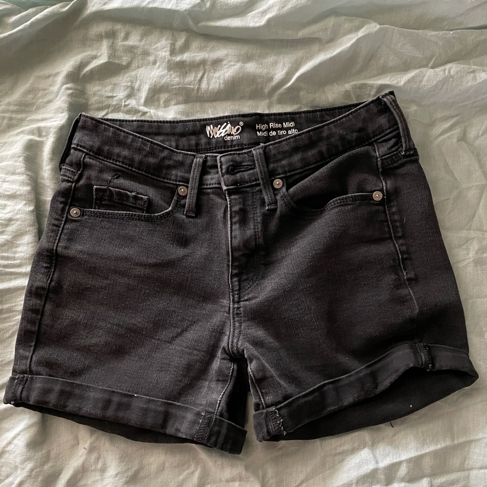 High Rise MIDI Shorts